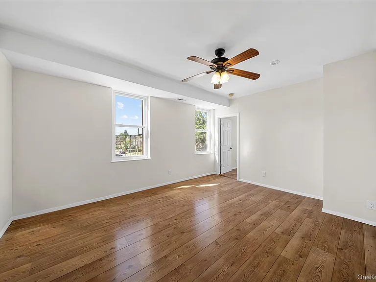 402 Jericho Tpke #1 — Photo 8