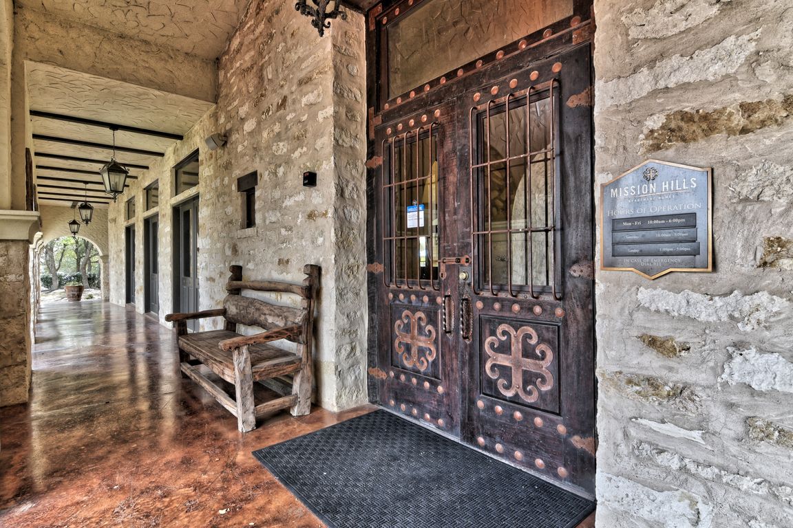 Front Door to Leasing Office