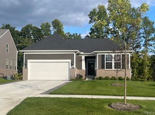 4615 Crestway Dr, Brighton, MI 48116