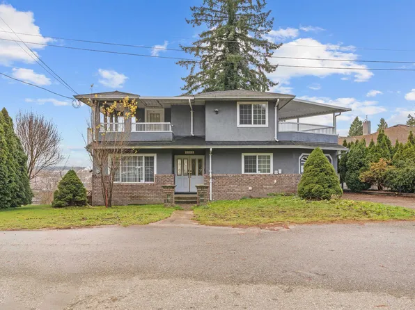 2312 Marine Dr, New Westminster, BC V3M 2H7