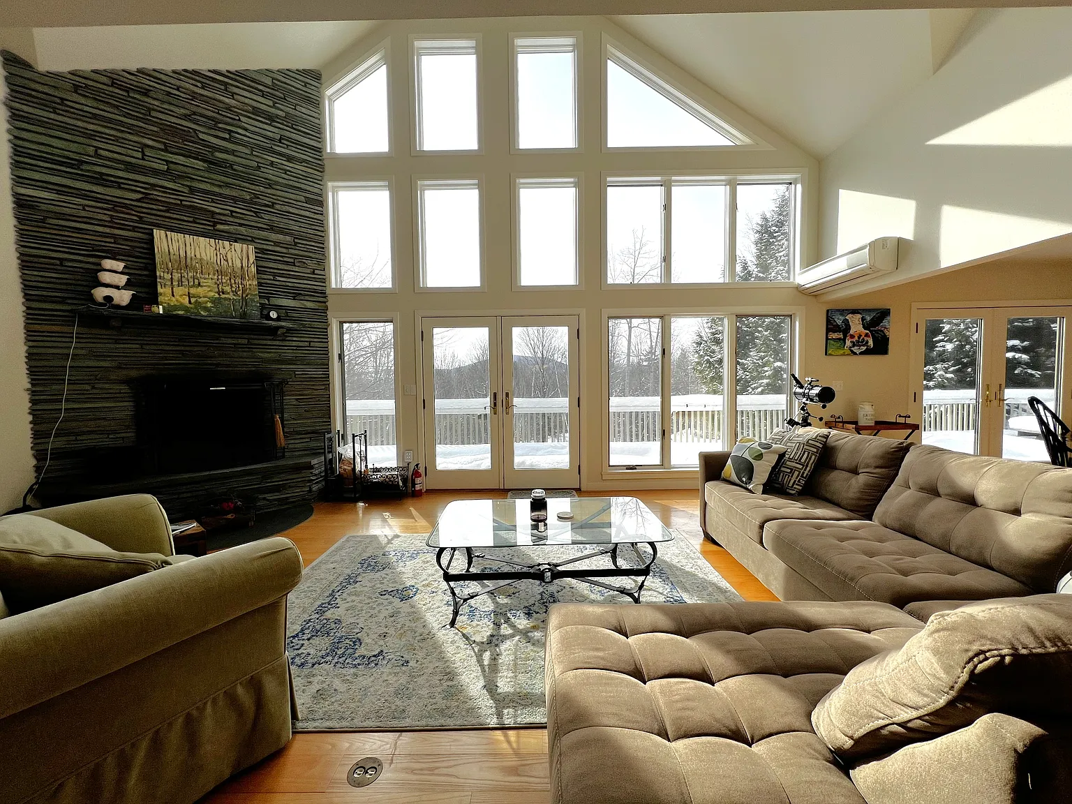 363 Gilcrist Rd — Photo 2