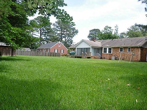 4th image of 410 Kemp Ln