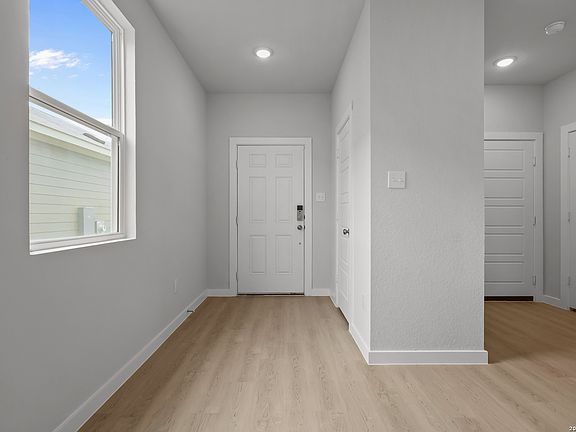 3rd image of 4351 HOBBITON WAY