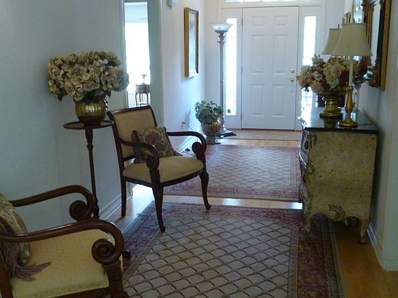 Wide Entry with Hardwood