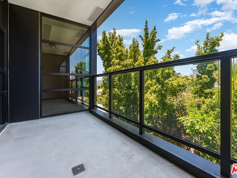 10777 Wilshire Blvd #405 — Photo 16