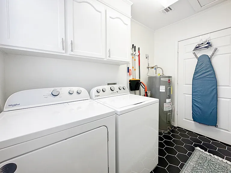 402 Wallace Dean Rd — Photo 18