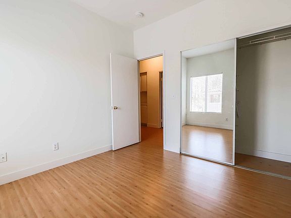 3rd image of 251 S Green Valley Pkwy Unit 1511