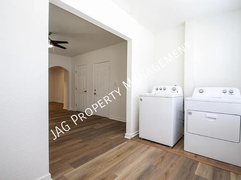 2892 College St #2 — Photo 3