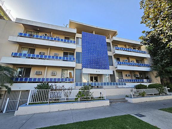 2nd image of 533 S Harvard Blvd APT 206