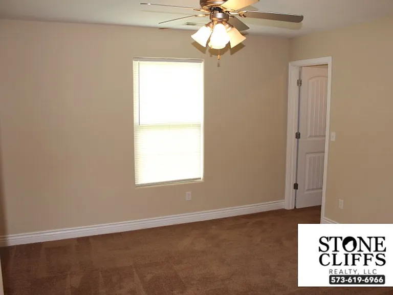 231 Rylee Cir — Photo 13