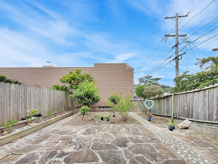 2101 35th Ave — Photo 31