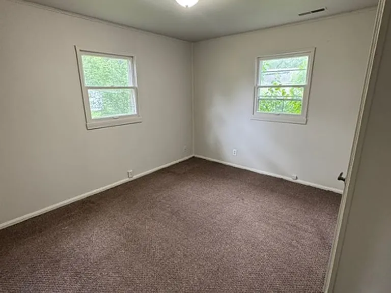 4820 Smith St — Photo 5