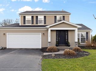 3225 White Pine Ln, Macedon, NY 14502