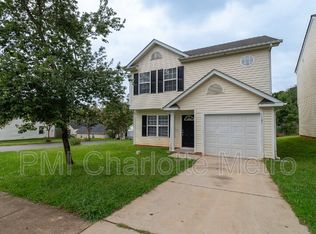 1525 Crandon Dr, Charlotte, NC 28216