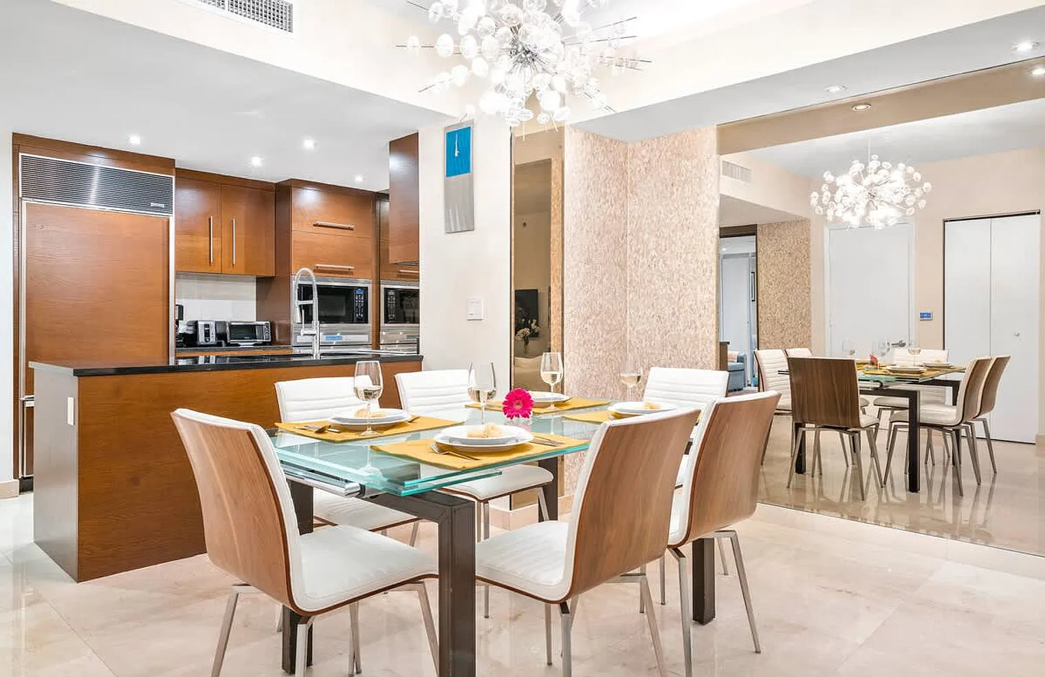 1 bed, 1.0 bath, 947 sqft, $7,301 — Photo 4