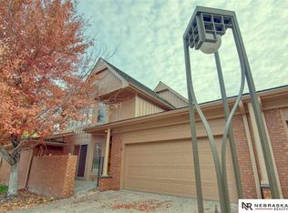 825 N 131st Plz, Omaha, NE 68154