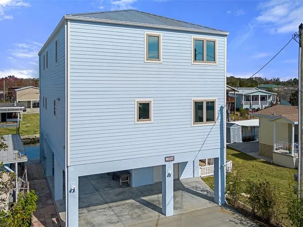 10305 W Port Ct, Homosassa, FL 34448