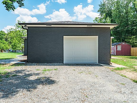4th image of 841 Murphy St