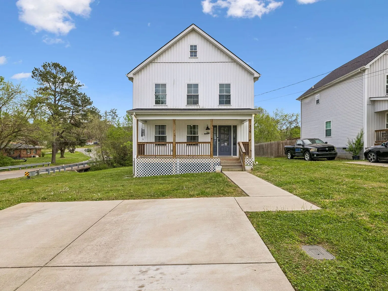 3 bed, 1456 sqft, $1,950 — Photo 1