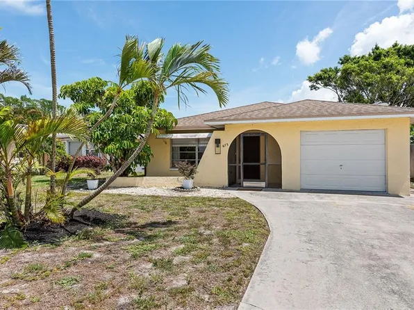 673 107th Ave N, Naples, FL 34108
