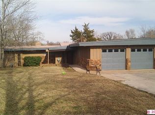 4004 Sheridan Rd, Bartlesville, OK 74006