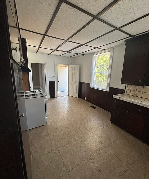 121 W Rose St — Photo 5