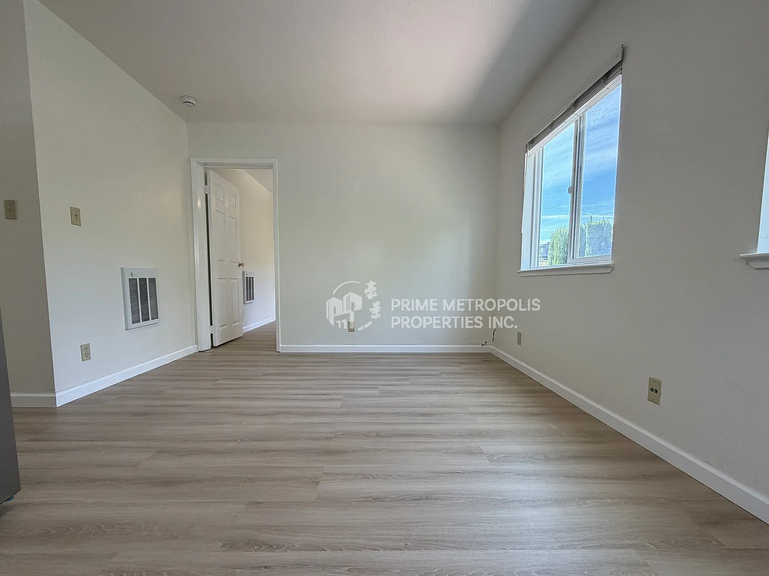 445 - 447 Haddon Rd Oakland CA 94606 HHL - 447 L — Photo 4
