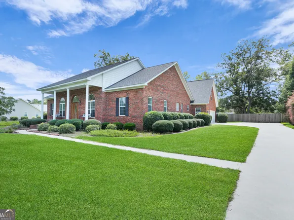 724 W Lane St, Brooklet, GA 30415