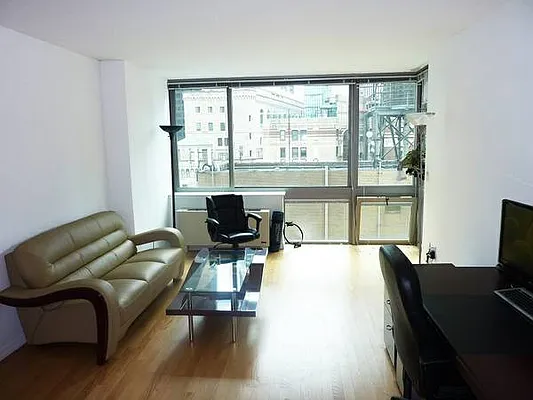 Rented by NY Living Solutions | media 25