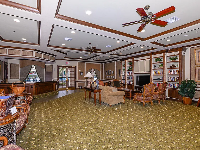 421 NW Sunview Way — Photo 42