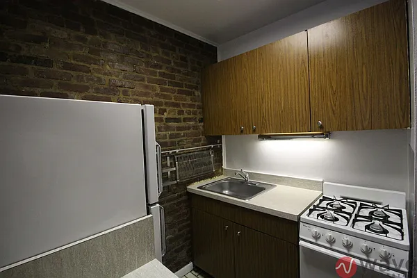 Rented by Wave Real Estate Group | media 5