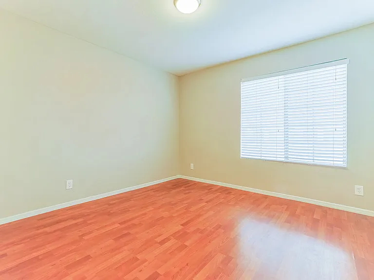 2047 E Brooks St — Photo 14