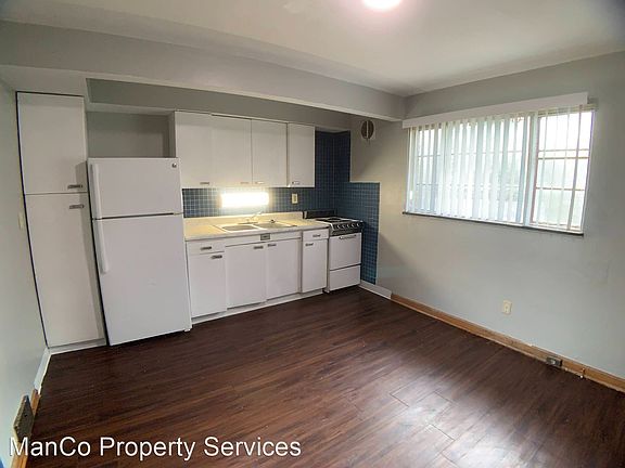 3rd image of 258 Northwood Ave #4