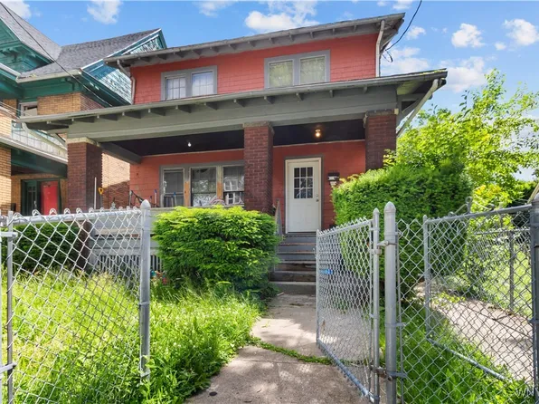 515 4th St, Niagara Falls, NY 14301