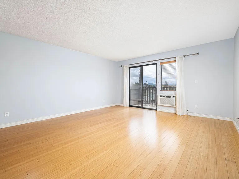 6924 Hyde Park Dr #107 — Photo 9