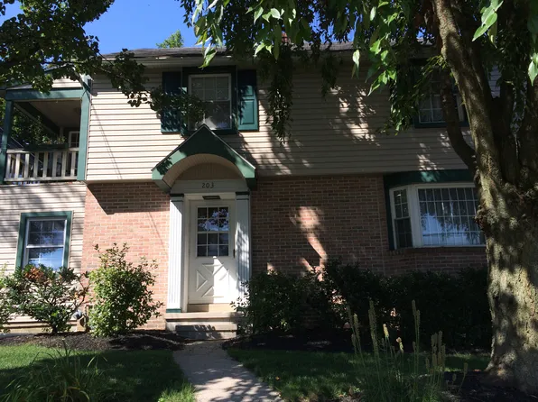 203 N Railroad St, Myerstown, PA 17067