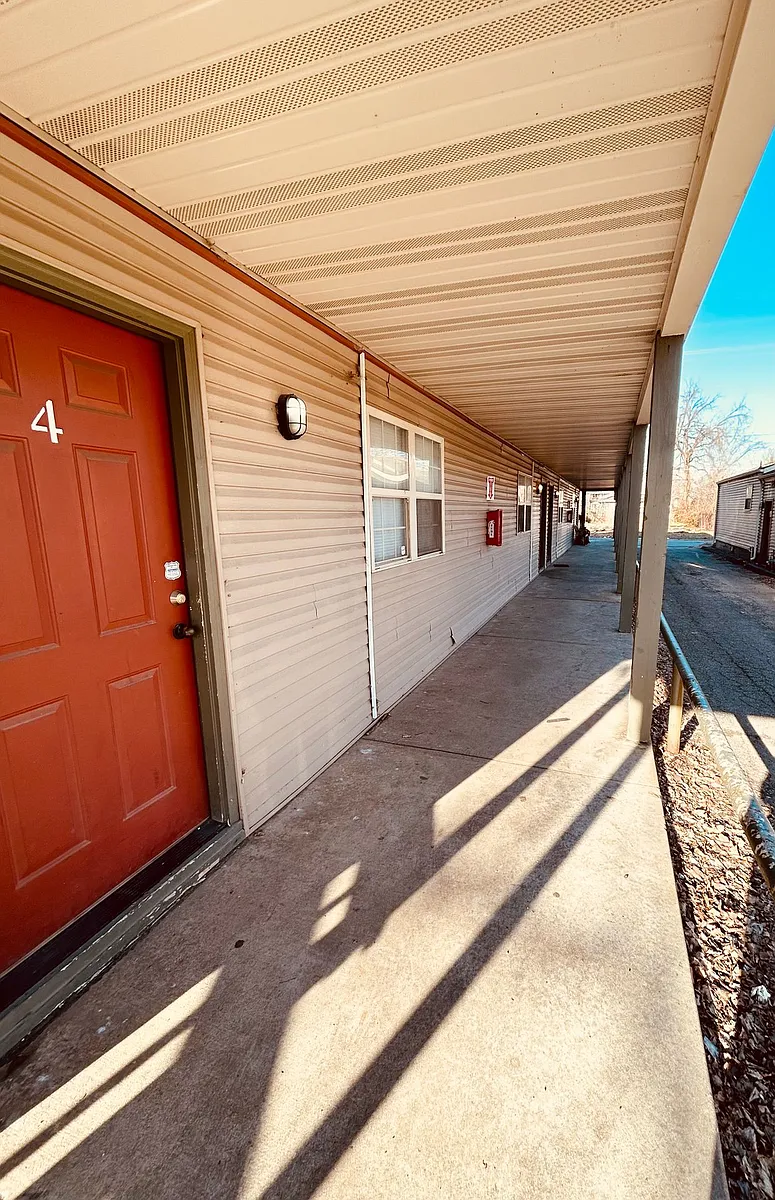 Building Photo - 918 S Robberson Ave
