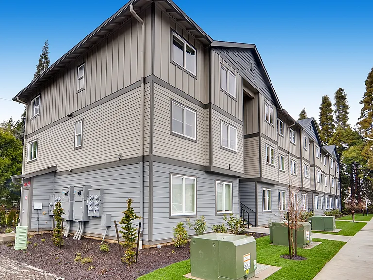 Quatama Woods | Exterior Building