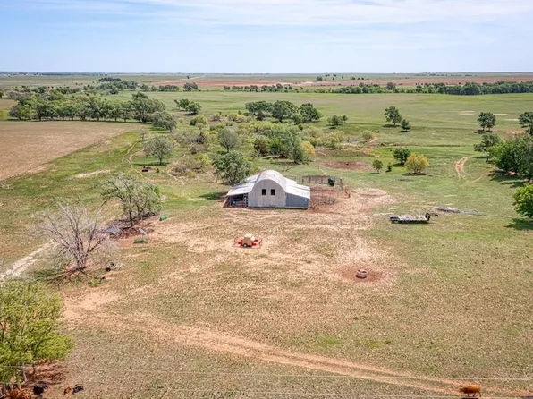 N 1740th Rd, Erick, OK 73645