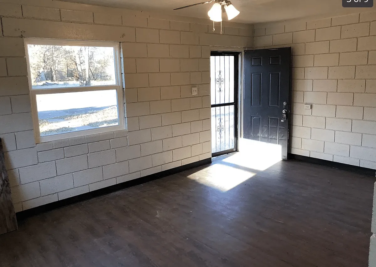 1013 Harlem Ave — Photo 2