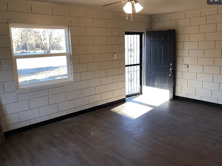 1013 Harlem Ave — Photo 2