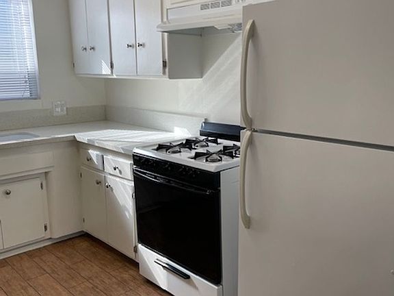 5th image of 2231 E 1st St APT 9