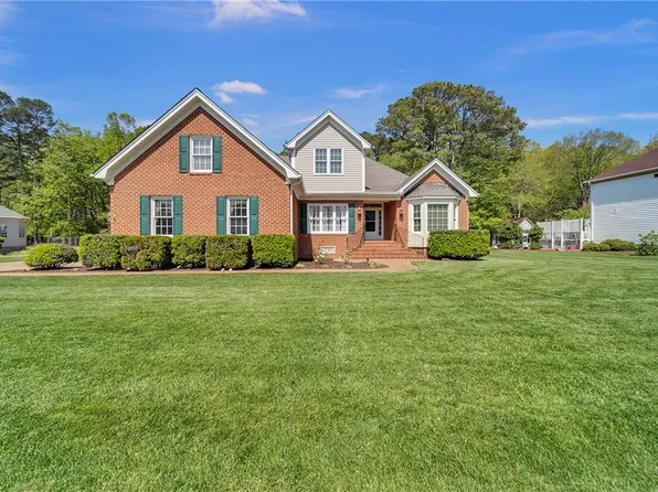 211 Darden Dr, Poquoson, VA 23662