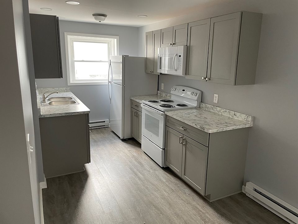 1st image of 450 W Commercial St APT A