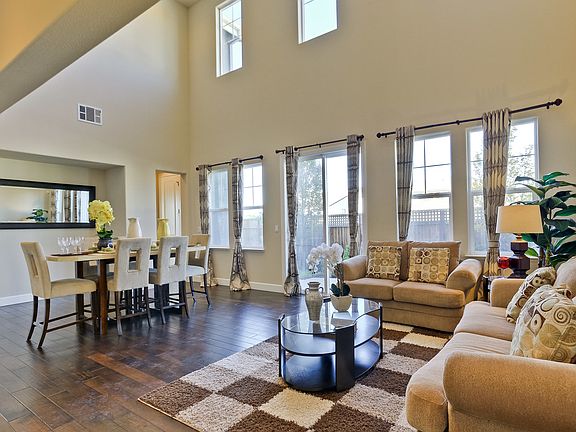 3rd image of 4621 Valley Vista Dr