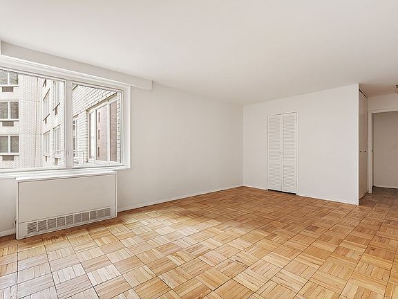 4th image of 301 E 22nd St #4CD