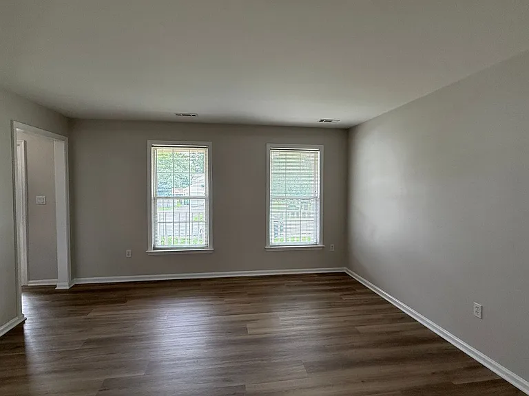 10100 Bellevue Ct — Photo 4