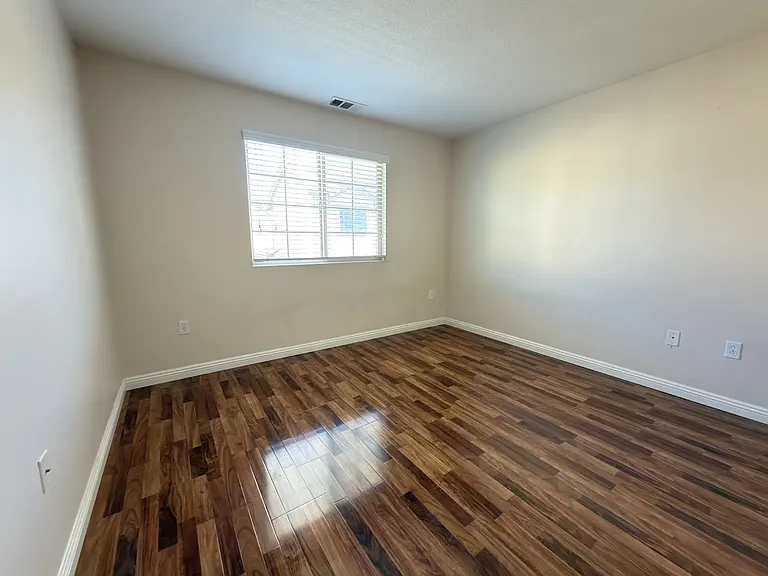433 Merced Ct — Photo 9