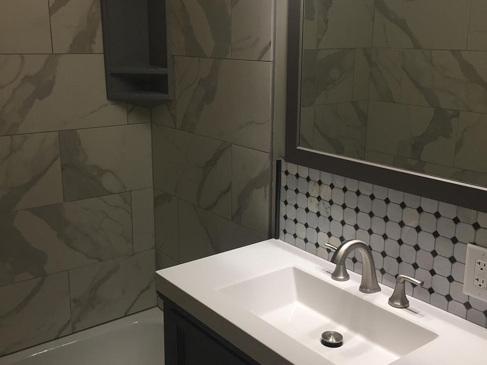 Hall bath 