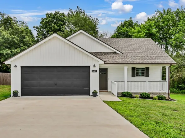 1405 Fredrick Dr, Clarksville, TN 37042